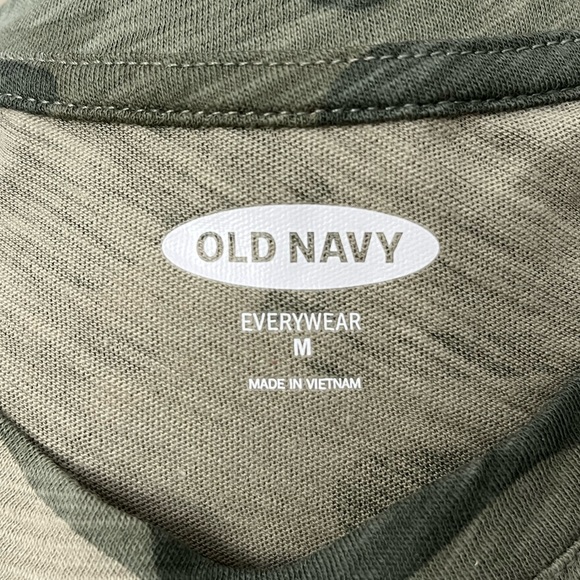 Women’s Old Navy Green Camo EveryWear Slub Knit Tee T-Shirt 100% Cotton Tee Med. - Picture 4 of 6